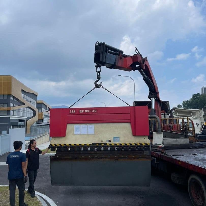 Another successful machine move completed in Nilai With our own mover team and lorry crane,…